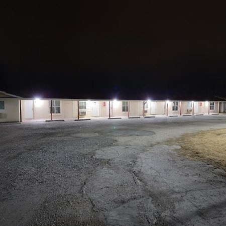 Eddy'S Motel Pleasanton Exterior photo