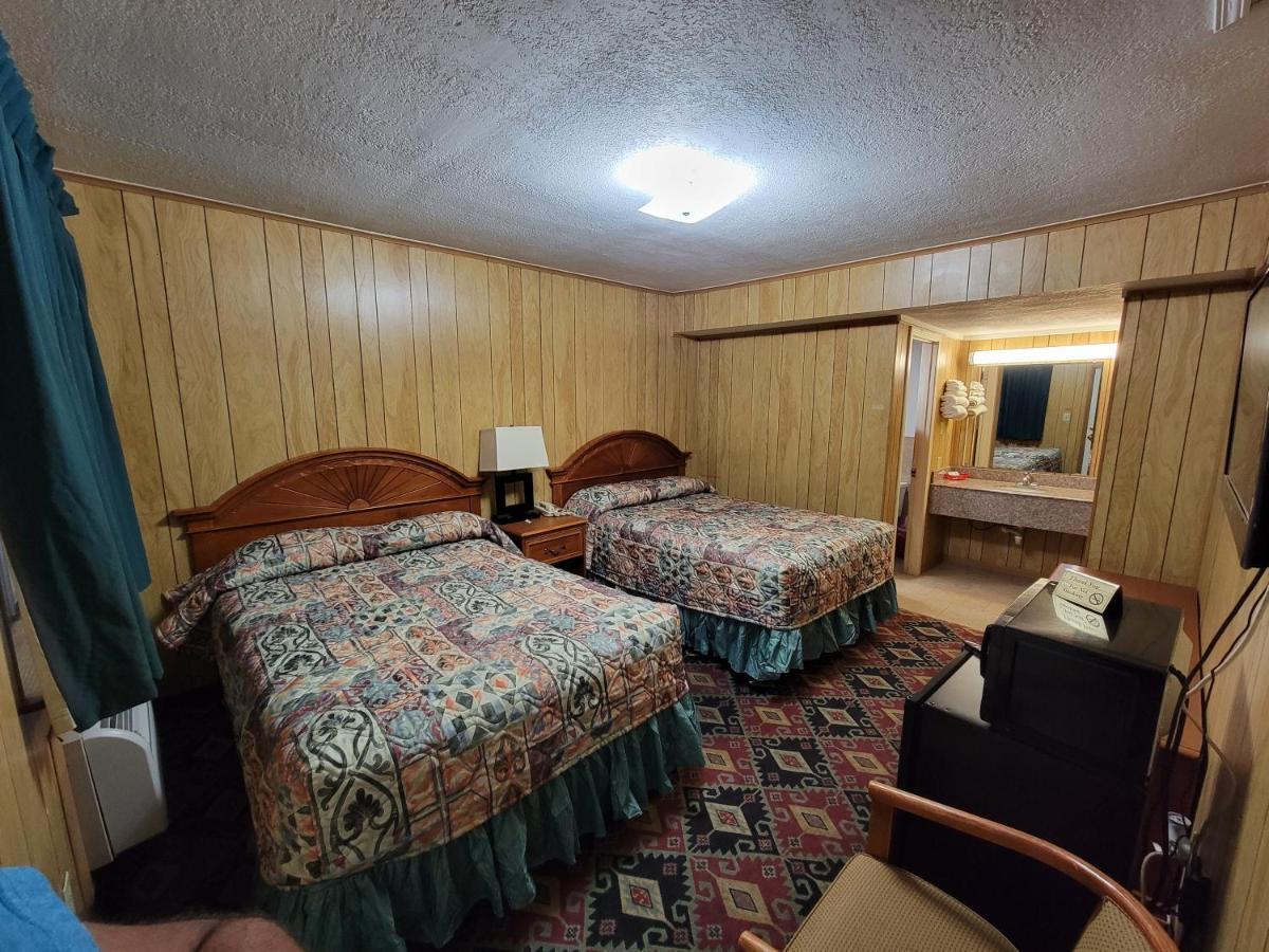 Eddy'S Motel Pleasanton Exterior photo
